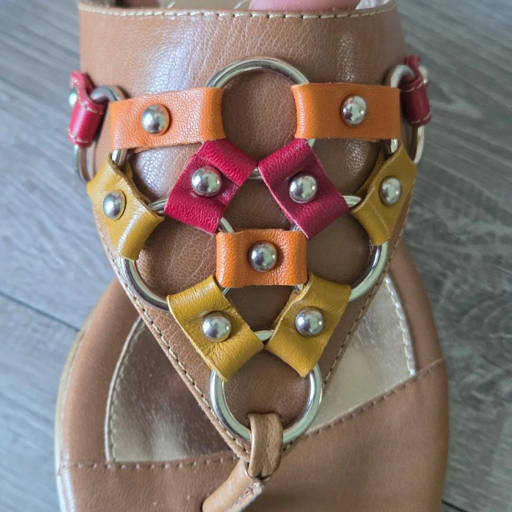 Sofft Womens 8M Tan Leather Woven Slide Thong Sandals Multi Color Rings Studded